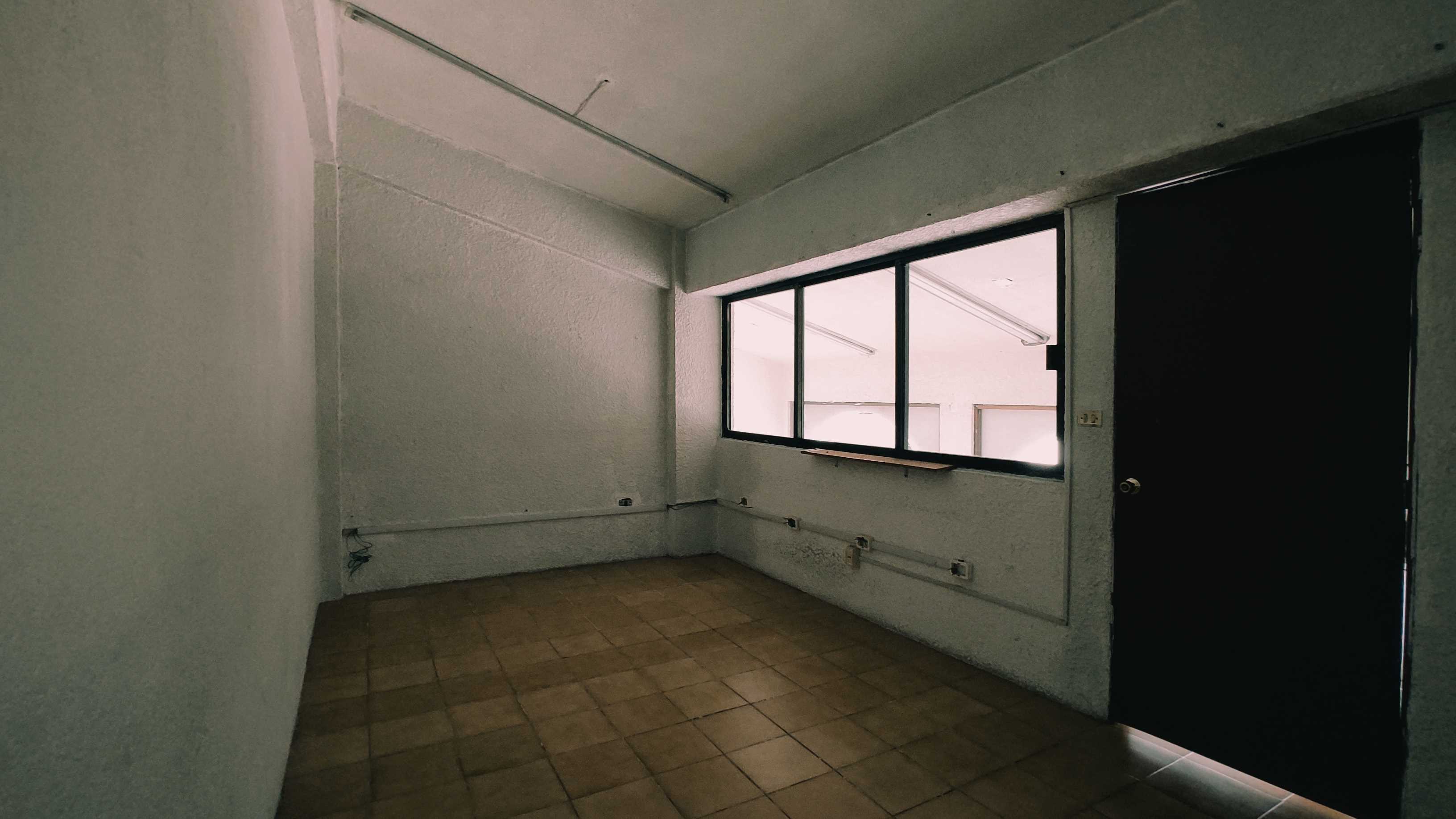 RENTA LOCAL COMERCIAL XALAPA 9M2 INTERIOR EDIFICIO EN AV AVILA CAMACHO, Locales Comerciales